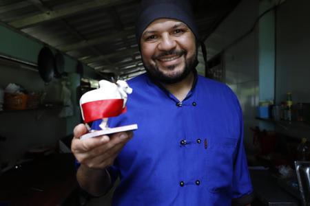 A história de Romeu com a gastronomia começou quando ainda era um jovem garçom, na cidade de Santa Elena de Uairén, no lado venezuelano da fronteira. 